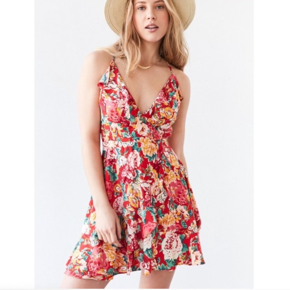 UO Kimchi Blue Sabrina Ruffled Faux Wrap Dress in Red Floral 0